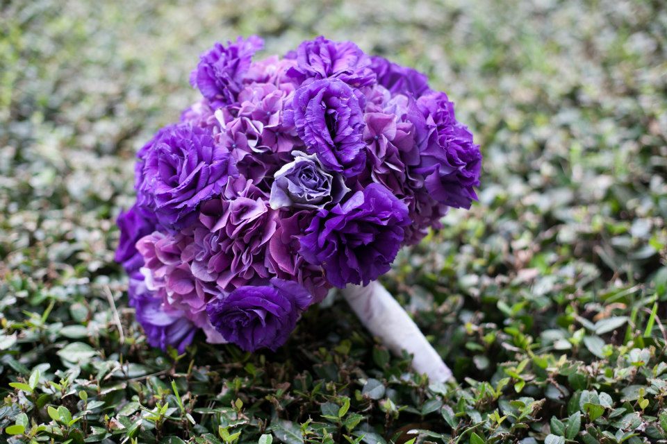 Purple wedding bouquet for purple vintege theme wedding