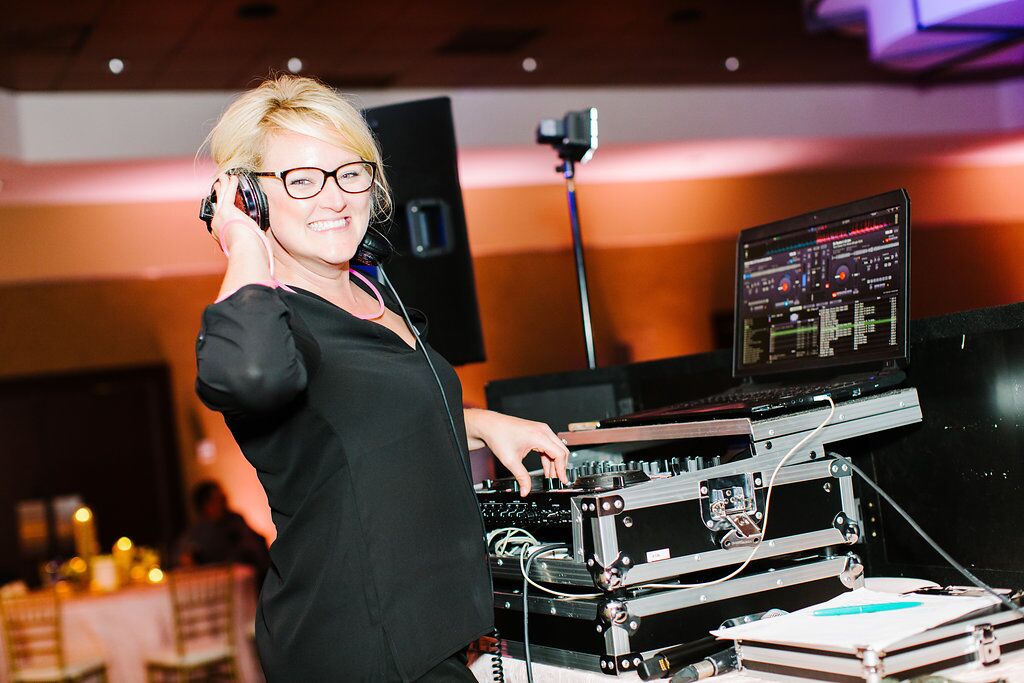 Average San Diego Wedding Dj Prices 900 1 500 San Diego Dj Staci Collective