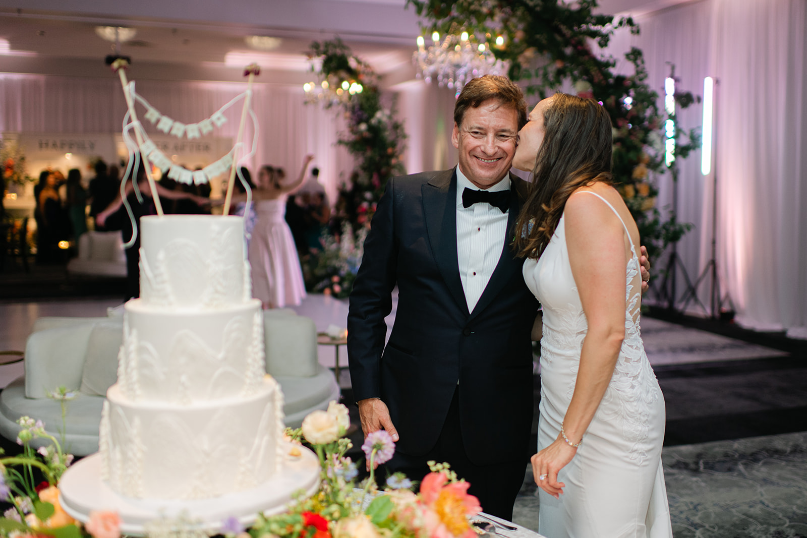 cake cutting at wedding